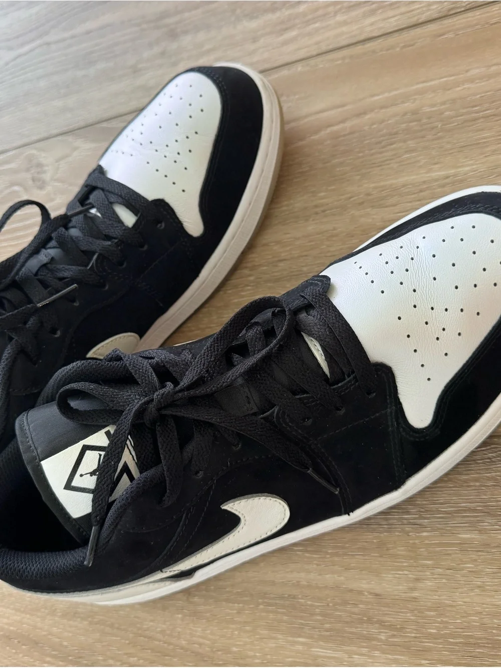 Air Jordan 1 Low SE “Diamond Shorts”